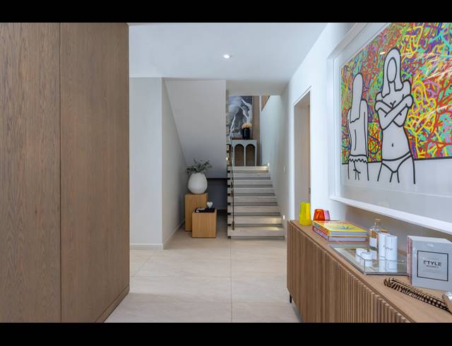 4 BEDROOM APARTMENT TO LET IN FRESNAYE